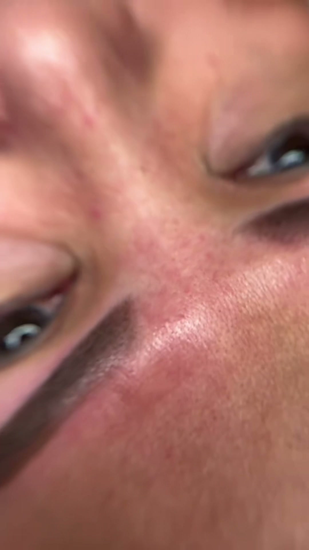 Microblading-Resultat, definierte natürliche Brauen